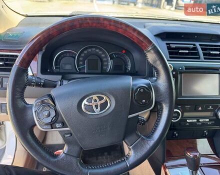 Білий Тойота Камрі, об'ємом двигуна 2.5 л та пробігом 135 тис. км за 16600 $, фото 16 на Automoto.ua