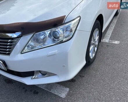 Белый Тойота Камри, объемом двигателя 2.5 л и пробегом 248 тыс. км за 12650 $, фото 10 на Automoto.ua