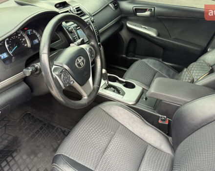 Білий Тойота Камрі, об'ємом двигуна 2.5 л та пробігом 192 тис. км за 12000 $, фото 10 на Automoto.ua