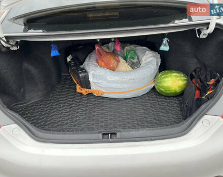 Белый Тойота Камри, объемом двигателя 2.4 л и пробегом 297 тыс. км за 10000 $, фото 17 на Automoto.ua