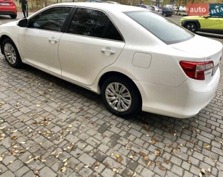 Белый Тойота Камри, объемом двигателя 2.5 л и пробегом 188 тыс. км за 10900 $, фото 13 на Automoto.ua