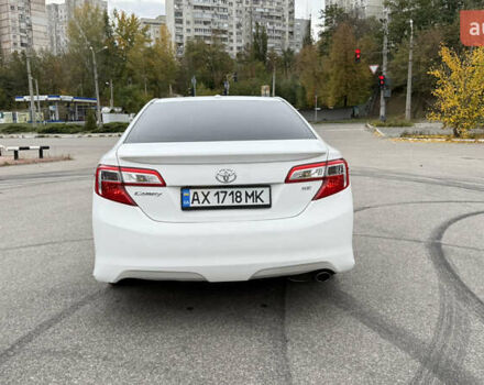 Білий Тойота Камрі, об'ємом двигуна 2.5 л та пробігом 192 тис. км за 12000 $, фото 4 на Automoto.ua