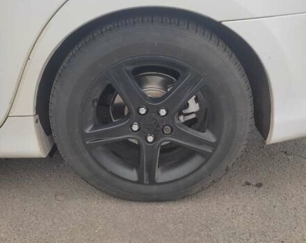 Белый Тойота Камри, объемом двигателя 2.4 л и пробегом 297 тыс. км за 10000 $, фото 6 на Automoto.ua