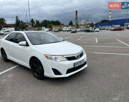 Белый Тойота Камри, объемом двигателя 2.4 л и пробегом 297 тыс. км за 10000 $, фото 25 на Automoto.ua