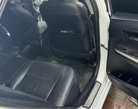 Белый Тойота Камри, объемом двигателя 2.5 л и пробегом 206 тыс. км за 12000 $, фото 6 на Automoto.ua