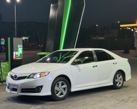 Белый Тойота Камри, объемом двигателя 2.5 л и пробегом 240 тыс. км за 9999 $, фото 5 на Automoto.ua