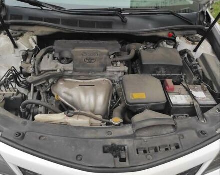 Белый Тойота Камри, объемом двигателя 2.49 л и пробегом 225 тыс. км за 12300 $, фото 9 на Automoto.ua