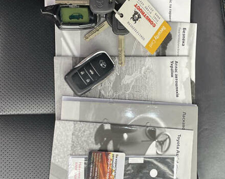 Белый Тойота Камри, объемом двигателя 2.5 л и пробегом 205 тыс. км за 14500 $, фото 13 на Automoto.ua