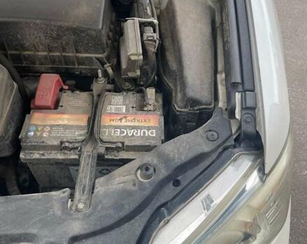 Белый Тойота Камри, объемом двигателя 2.49 л и пробегом 230 тыс. км за 12000 $, фото 8 на Automoto.ua