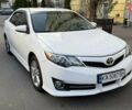 Белый Тойота Камри, объемом двигателя 2.49 л и пробегом 225 тыс. км за 12300 $, фото 2 на Automoto.ua