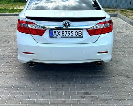 Білий Тойота Камрі, об'ємом двигуна 2.5 л та пробігом 166 тис. км за 15000 $, фото 2 на Automoto.ua