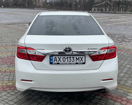 Белый Тойота Камри, объемом двигателя 2.5 л и пробегом 205 тыс. км за 14500 $, фото 3 на Automoto.ua