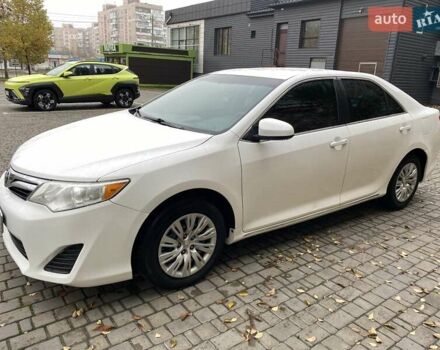 Белый Тойота Камри, объемом двигателя 2.5 л и пробегом 188 тыс. км за 10900 $, фото 7 на Automoto.ua