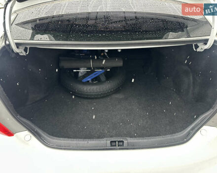 Белый Тойота Камри, объемом двигателя 2.4 л и пробегом 199 тыс. км за 9100 $, фото 17 на Automoto.ua