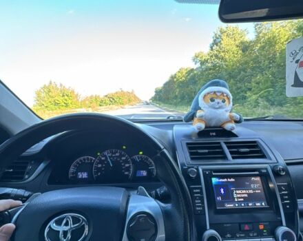 Белый Тойота Камри, объемом двигателя 2.5 л и пробегом 240 тыс. км за 9999 $, фото 6 на Automoto.ua