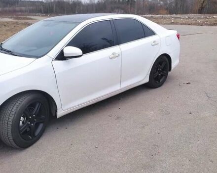 Белый Тойота Камри, объемом двигателя 2.4 л и пробегом 297 тыс. км за 10000 $, фото 4 на Automoto.ua