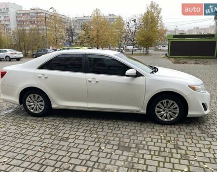 Белый Тойота Камри, объемом двигателя 2.5 л и пробегом 188 тыс. км за 10900 $, фото 16 на Automoto.ua