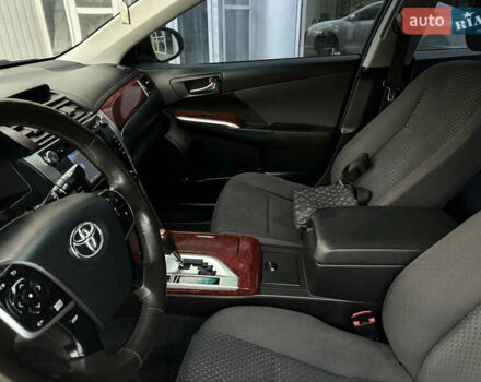 Білий Тойота Камрі, об'ємом двигуна 2.49 л та пробігом 315 тис. км за 12999 $, фото 6 на Automoto.ua