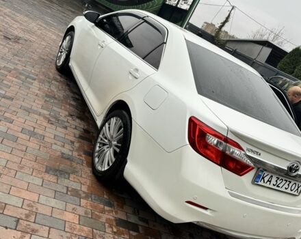 Белый Тойота Камри, объемом двигателя 2.5 л и пробегом 206 тыс. км за 12000 $, фото 2 на Automoto.ua