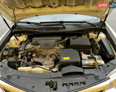 Белый Тойота Камри, объемом двигателя 2.4 л и пробегом 297 тыс. км за 10000 $, фото 13 на Automoto.ua