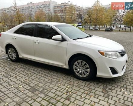 Белый Тойота Камри, объемом двигателя 2.5 л и пробегом 188 тыс. км за 10900 $, фото 15 на Automoto.ua