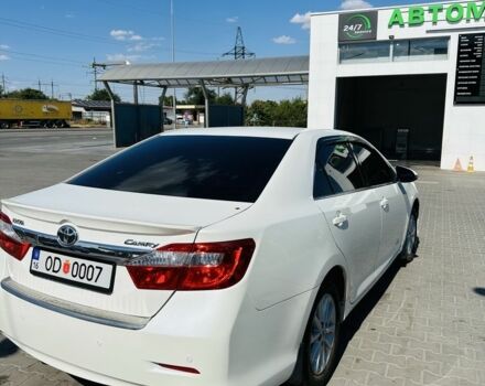 Белый Тойота Камри, объемом двигателя 2.5 л и пробегом 220 тыс. км за 11500 $, фото 3 на Automoto.ua