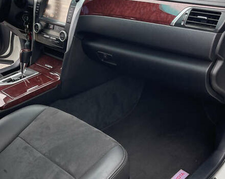 Белый Тойота Камри, объемом двигателя 2.5 л и пробегом 212 тыс. км за 14800 $, фото 9 на Automoto.ua