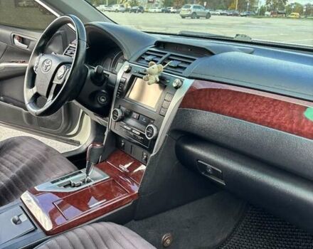 Белый Тойота Камри, объемом двигателя 2.5 л и пробегом 248 тыс. км за 12650 $, фото 5 на Automoto.ua