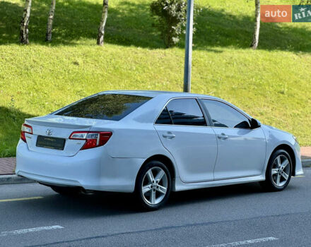 Білий Тойота Камрі, об'ємом двигуна 2.5 л та пробігом 247 тис. км за 10650 $, фото 12 на Automoto.ua