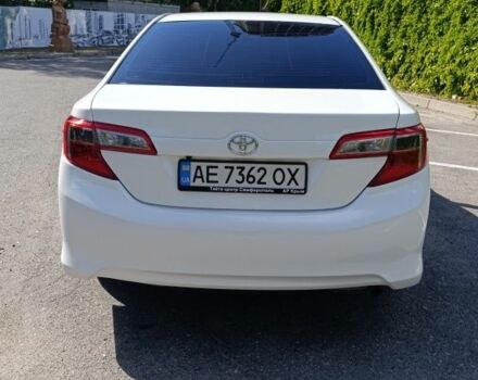 Белый Тойота Камри, объемом двигателя 2.5 л и пробегом 347 тыс. км за 13500 $, фото 4 на Automoto.ua