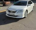 Белый Тойота Камри, объемом двигателя 2.5 л и пробегом 175 тыс. км за 13681 $, фото 1 на Automoto.ua