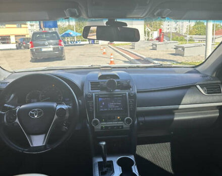 Белый Тойота Камри, объемом двигателя 2.49 л и пробегом 238 тыс. км за 10000 $, фото 4 на Automoto.ua