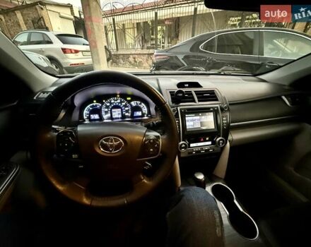 Белый Тойота Камри, объемом двигателя 2.5 л и пробегом 250 тыс. км за 11000 $, фото 17 на Automoto.ua