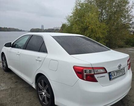 Белый Тойота Камри, объемом двигателя 2.5 л и пробегом 242 тыс. км за 10700 $, фото 3 на Automoto.ua