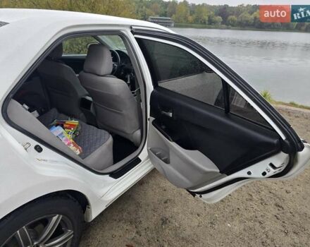 Белый Тойота Камри, объемом двигателя 2.5 л и пробегом 242 тыс. км за 10700 $, фото 12 на Automoto.ua