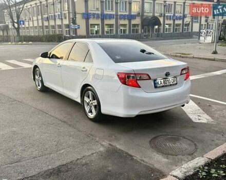 Белый Тойота Камри, объемом двигателя 2.5 л и пробегом 250 тыс. км за 11000 $, фото 3 на Automoto.ua