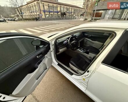 Белый Тойота Камри, объемом двигателя 2.5 л и пробегом 250 тыс. км за 11000 $, фото 9 на Automoto.ua