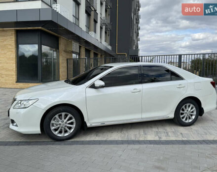 Белый Тойота Камри, объемом двигателя 2.49 л и пробегом 297 тыс. км за 14400 $, фото 12 на Automoto.ua