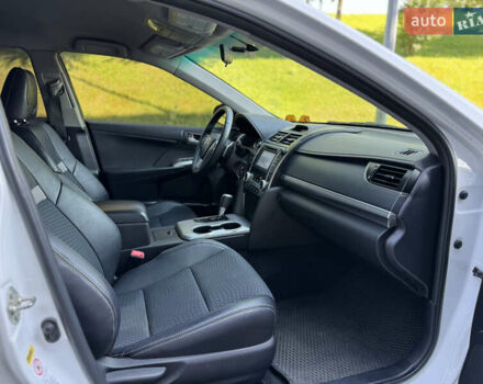 Білий Тойота Камрі, об'ємом двигуна 2.5 л та пробігом 247 тис. км за 10650 $, фото 33 на Automoto.ua