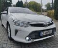 Белый Тойота Камри, объемом двигателя 2.5 л и пробегом 175 тыс. км за 13999 $, фото 2 на Automoto.ua