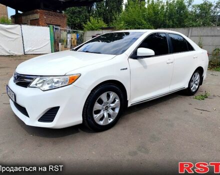 Білий Тойота Камрі, об'ємом двигуна 2.5 л та пробігом 298 тис. км за 13700 $, фото 2 на Automoto.ua