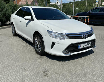 Тойота Камри 2014 в Полтаве на Automoto.ua Белый Тойота Камри, объемом двигателя 2.49 л и пробегом 203 тыс. км за 15800 $, фото 3 на Automoto.ua