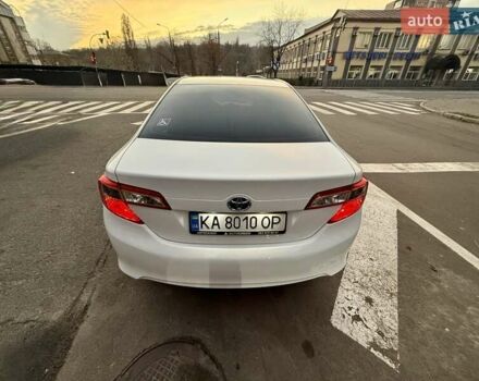 Белый Тойота Камри, объемом двигателя 2.5 л и пробегом 250 тыс. км за 11000 $, фото 4 на Automoto.ua