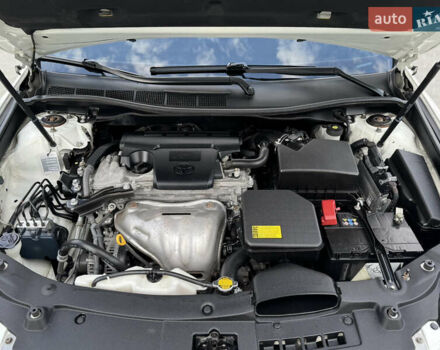 Белый Тойота Камри, объемом двигателя 2.49 л и пробегом 297 тыс. км за 14400 $, фото 16 на Automoto.ua