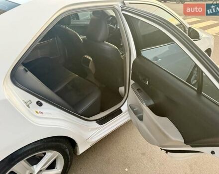 Белый Тойота Камри, объемом двигателя 2.5 л и пробегом 250 тыс. км за 11000 $, фото 15 на Automoto.ua