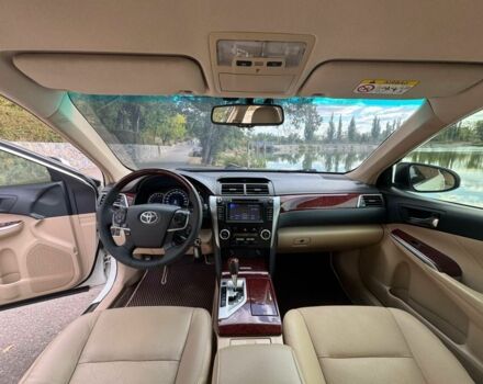 Белый Тойота Камри, объемом двигателя 2.5 л и пробегом 250 тыс. км за 13990 $, фото 2 на Automoto.ua