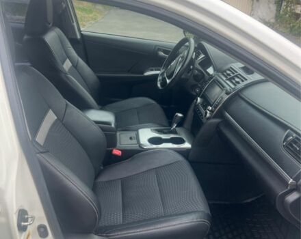 Білий Тойота Камрі, об'ємом двигуна 2.5 л та пробігом 172 тис. км за 10000 $, фото 2 на Automoto.ua