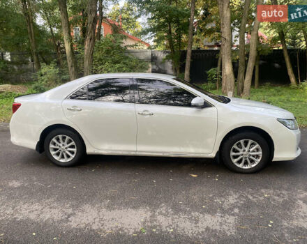 Белый Тойота Камри, объемом двигателя 2.49 л и пробегом 208 тыс. км за 12100 $, фото 5 на Automoto.ua