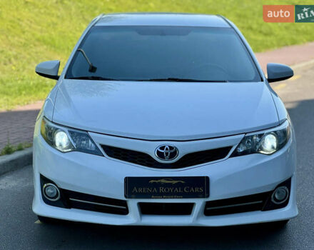 Білий Тойота Камрі, об'ємом двигуна 2.5 л та пробігом 247 тис. км за 10650 $, фото 7 на Automoto.ua