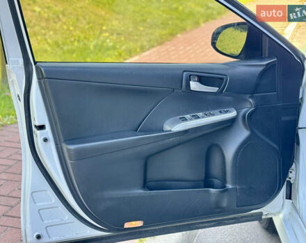 Білий Тойота Камрі, об'ємом двигуна 2.5 л та пробігом 247 тис. км за 10650 $, фото 20 на Automoto.ua